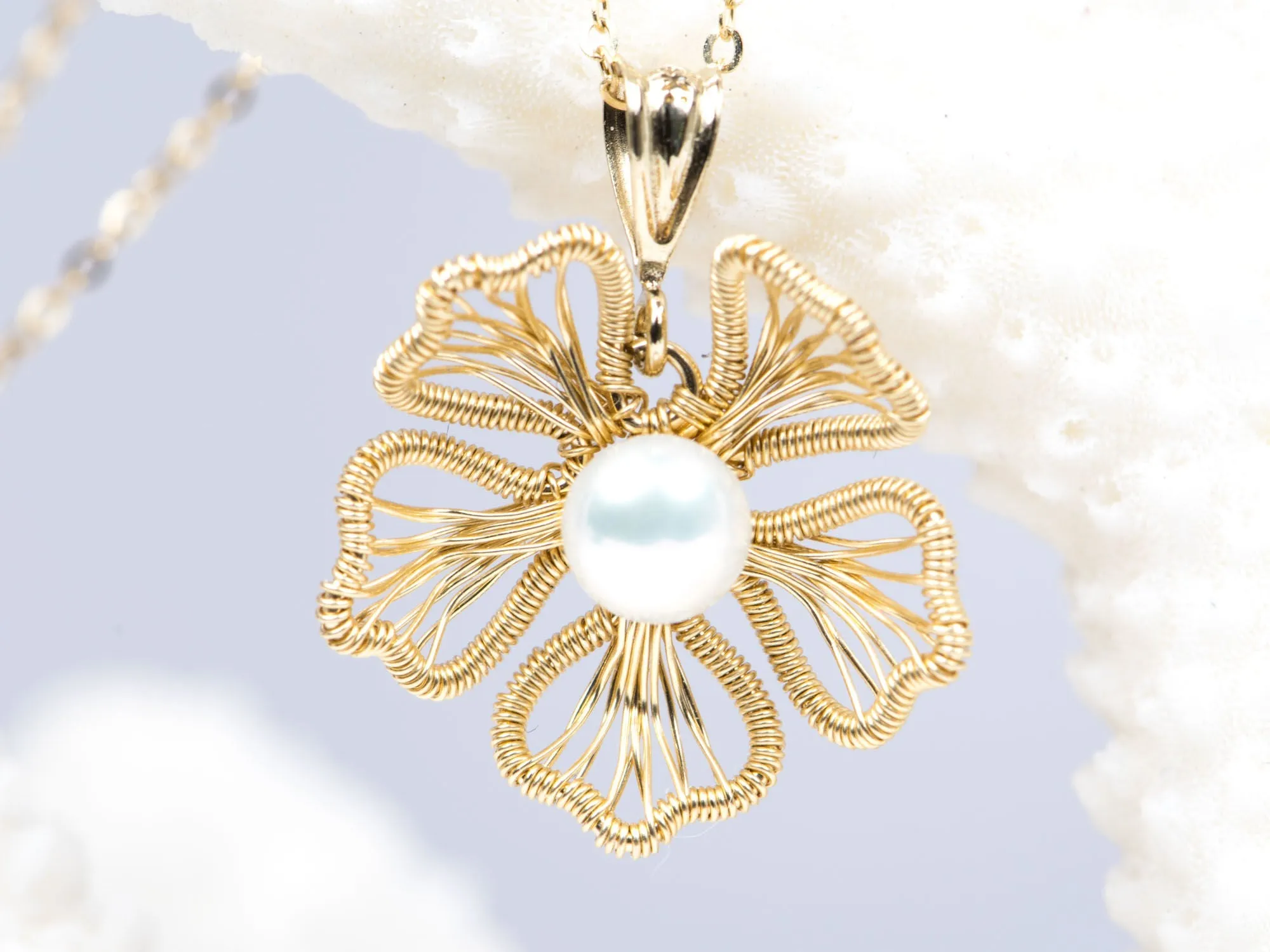 14K Gold Filled Wire Wrap Flower Motiff Pendant with Freshwater Pearl R4135