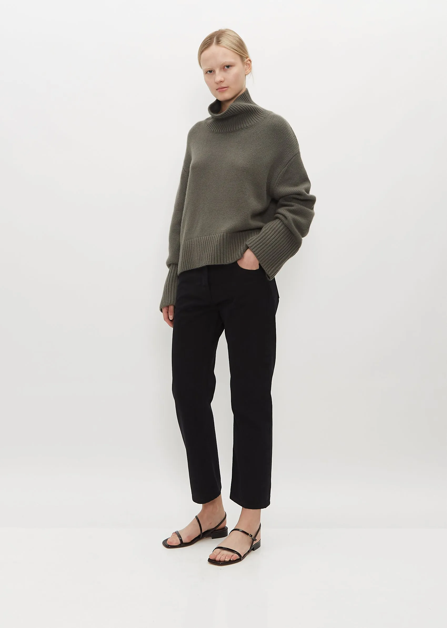 Fleur Cashmere Sweater