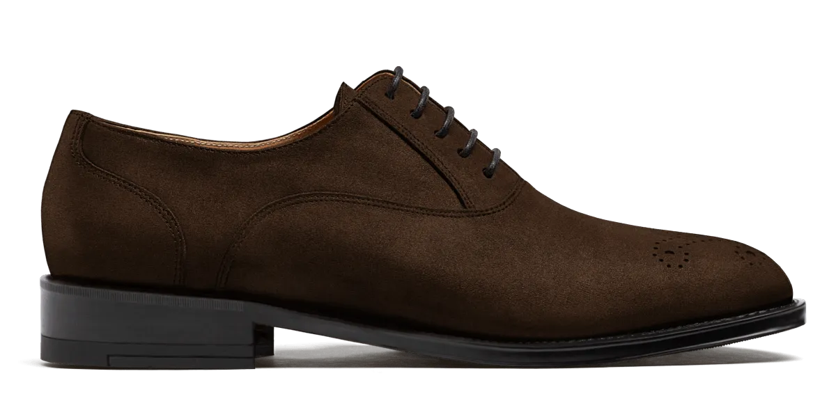 Oxfords in brown suede